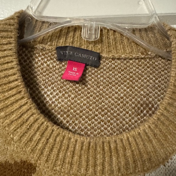 Vince Camuto camo sweatshirt - Picture 3 of 4